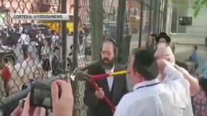 Judíos desafían a las autoridades de Nueva York y reabren parques NYC