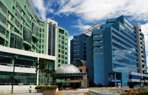 Colapsan áreas destinadas para casos de COVID-19 en clínicas de Santiago imagen