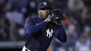 El cerrador de los Yankees Aroldis Chapman tiene coronavirus