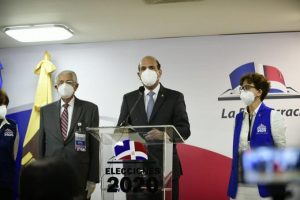 Presidente JCE demandó que ningún candidato se declarara ganador