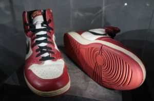 Subastan en Nueva York 11 pares de zapatillas de Michael Jordan