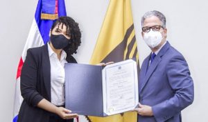 La JCE inicia entrega de certificados a diputados electos período 2020-2024