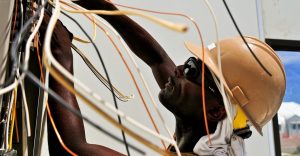 Recomiendan capital extranjero en empresa eléctrica de Haití Recomiendan capital extranjero en empresa eléctrica de Haití