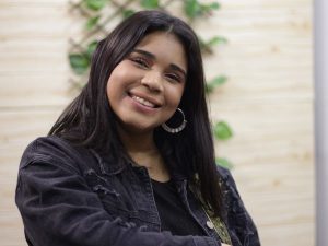 Melody Astacio estrena “Si volviera a nacer” en honor a los padres