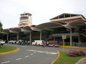 SANTIAGO: Solicitan prisión contra atacante en aeropuerto