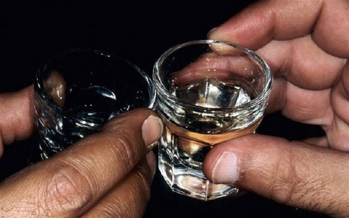 NO ALCOHOL 24 HORAS ANTES Y 12 HORAS DESPUES DE ELECCIONES