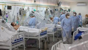 Casos Covid-19 saturan capacidad de los hospitales de Santiago