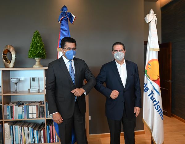 Francisco Javier y David Collado se reúnen en el Ministerio de Turismo imagen