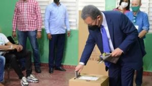 Leonel Fernández espera se respete la voluntad popular en las elecciones