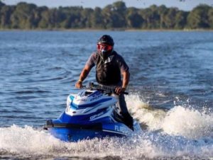 Dominicano José Luis Hernández establece récord mundial en Jet Ski