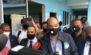 Ramfis Domínguez Trujillo ejerce derecho al voto en Santo Domingo