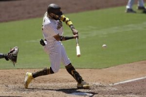Fernando Tatis Jr. conecta triple con 3 empujadas; Starling Marte doble