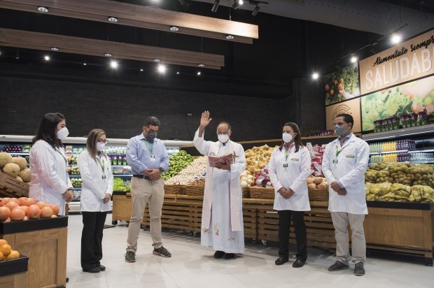 Supermercados Nacional abre tercera sucursal en la ciudad de Santiago imagen