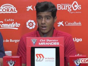 El dominicano Carlos Julio jugará una temporada más en el Mirandés