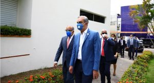 Abinader anuncia están disponibles ya  en el país 115 mil pruebas de PCR