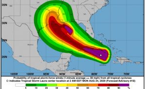CUBA: Tormenta Laura llega reforzada y provoca lluvias, gran oleaje y vientos