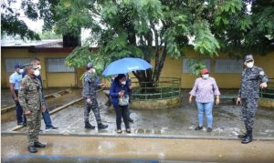 Educación evalúa daños en escuelas a causa de la tormenta Isaías