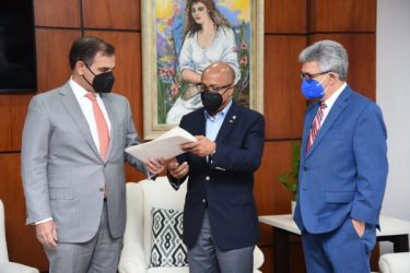 Poder Ejecutivo somete a Cámara Baja modificación a presupuesto Poder Ejecutivo somete a Cámara Baja modificación a presupuesto