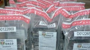 PERAVIA: Incautan 298 paquetes de cocaína y apresan dos dominicanos