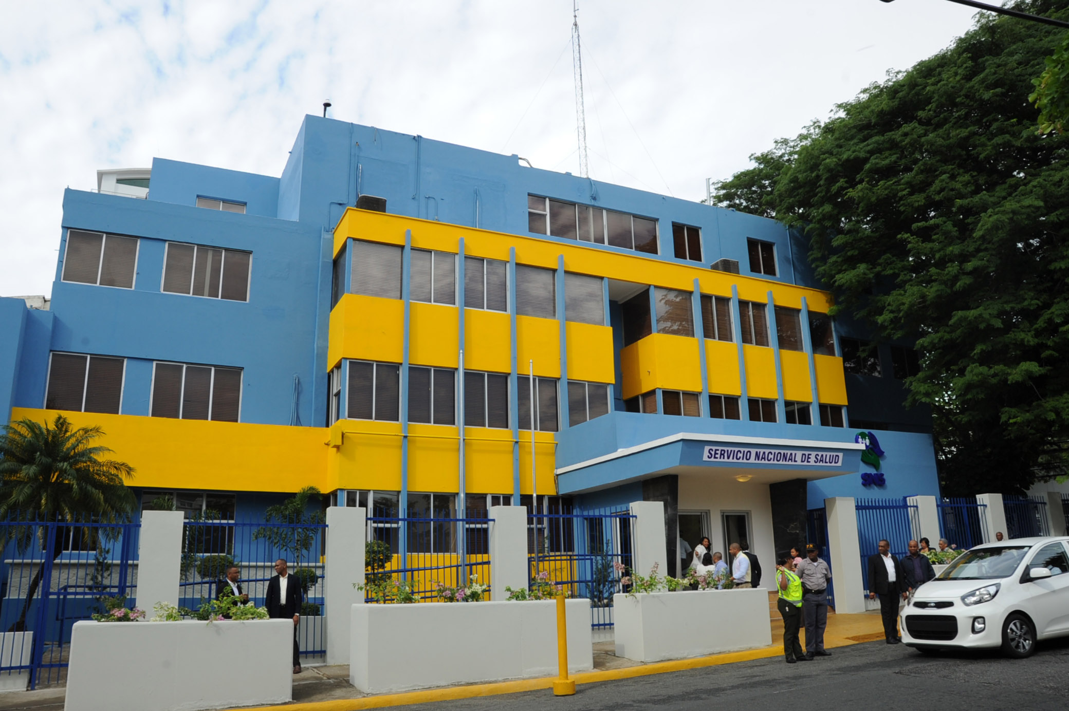 El Gobierno anuncia remozamiento de 71 centros de salud de la red pública imagen