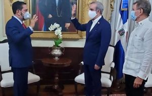 Presidente Abinader nombra cónsules Nueva York, Miami y Puerto Príncipe