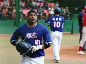 Manny Ramírez se prepara a participar en la Liga Australiana de Béisbol