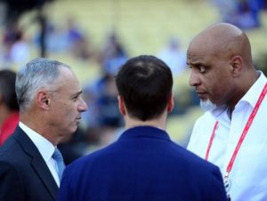 Comisionado MLB advierte sobre posible cierre de la temporada