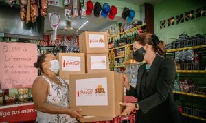 Sur Futuro y Coca-Cola integran a los colmaderos programa apoyo familia