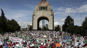 MEXICO: López Obrador desestima protestas; acusa élite de agitadora
