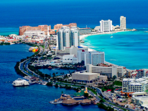 TURISMO: Se enfría la llegada de visitantes y aviones a Cancún