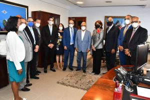 Ministro de Salud asegura la prioridad es controlar la COVID-19 Ministro de Salud asegura la prioridad es controlar la COVID-19