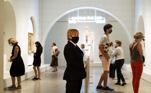 Nueva York comienza reabrir museos entre grandes medidas de seguridad
