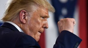 Trump advierte actuará por decreto si no hay acuerdo sobre paquete alivio