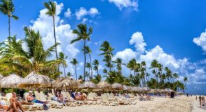 Turismo extranjero cayó un 88% en R.Dominicana al mes de la reapertura