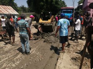 MOPC interviene un distrito municipal de Bahoruco inundado por Laura