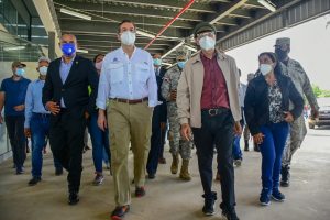 SDE: Alcalde y ministro Medio Ambiente visitan parada Parque del Este