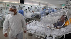 Latinoamérica, la región más afectada por la COVID y lejos de controlarla