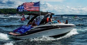 Varias embarcaciones participaban en desfile de apoyo a Trump se hunden