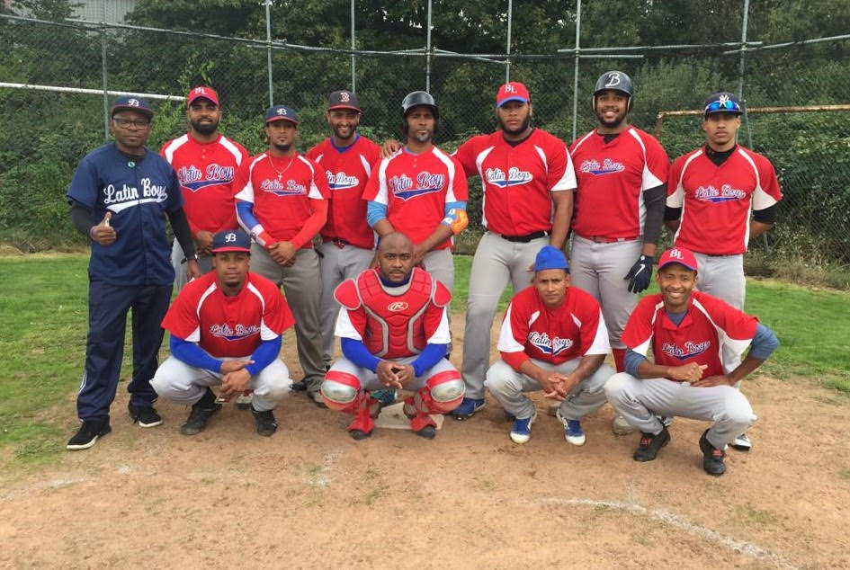 Dominicanos pasan a la semifinal del béisbol amateur en Inglaterra imagen