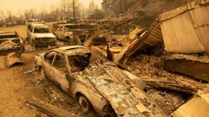 EEUU: Fuertes vientos espolean los incendios de California y Oregón