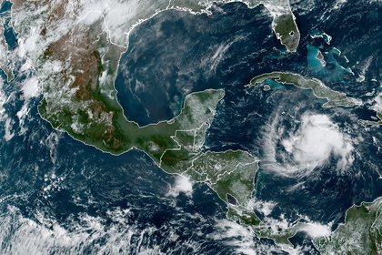 La tormenta tropical Nana se forma cerca de Jamaica y amenaza el Caribe imagen