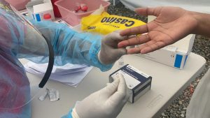 Veintiún centros públicos de RD toman  muestras para pruebas PCR