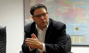 El Director de Aduanas ve imposible eliminar evasión fiscal y contrabando