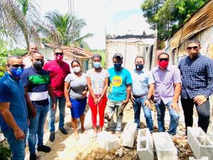 HIGUEY: Diputado levanta vivienda a familia pobre