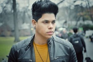 Cantante dominicano Alexander Almonte presenta tema “Es que tú”