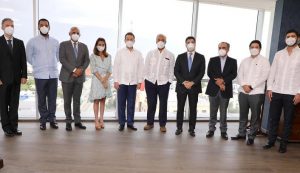 Ministro Bisonó reúne asesores en agenda para reactivación economía