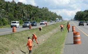 Obras Públicas anuncia reparación y ampliación de la autopista Duarte