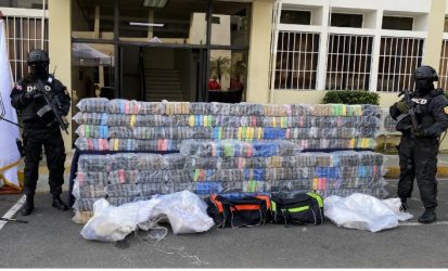 DNCD decomisa 863 paquetes de cocaína y arresta 2 hombres