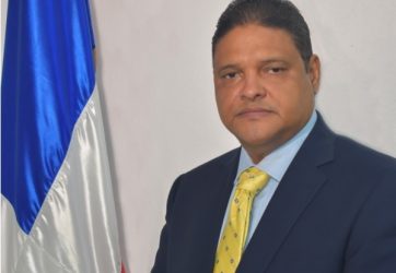 Rechaza apoyo político y llama empleados a «trabajar por RD» Rechaza apoyo político y llama empleados a «trabajar por RD»