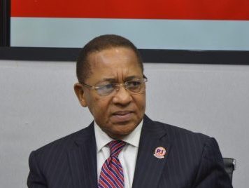 Reyes ve necesario trabajar en demandas futuras de energía imagen